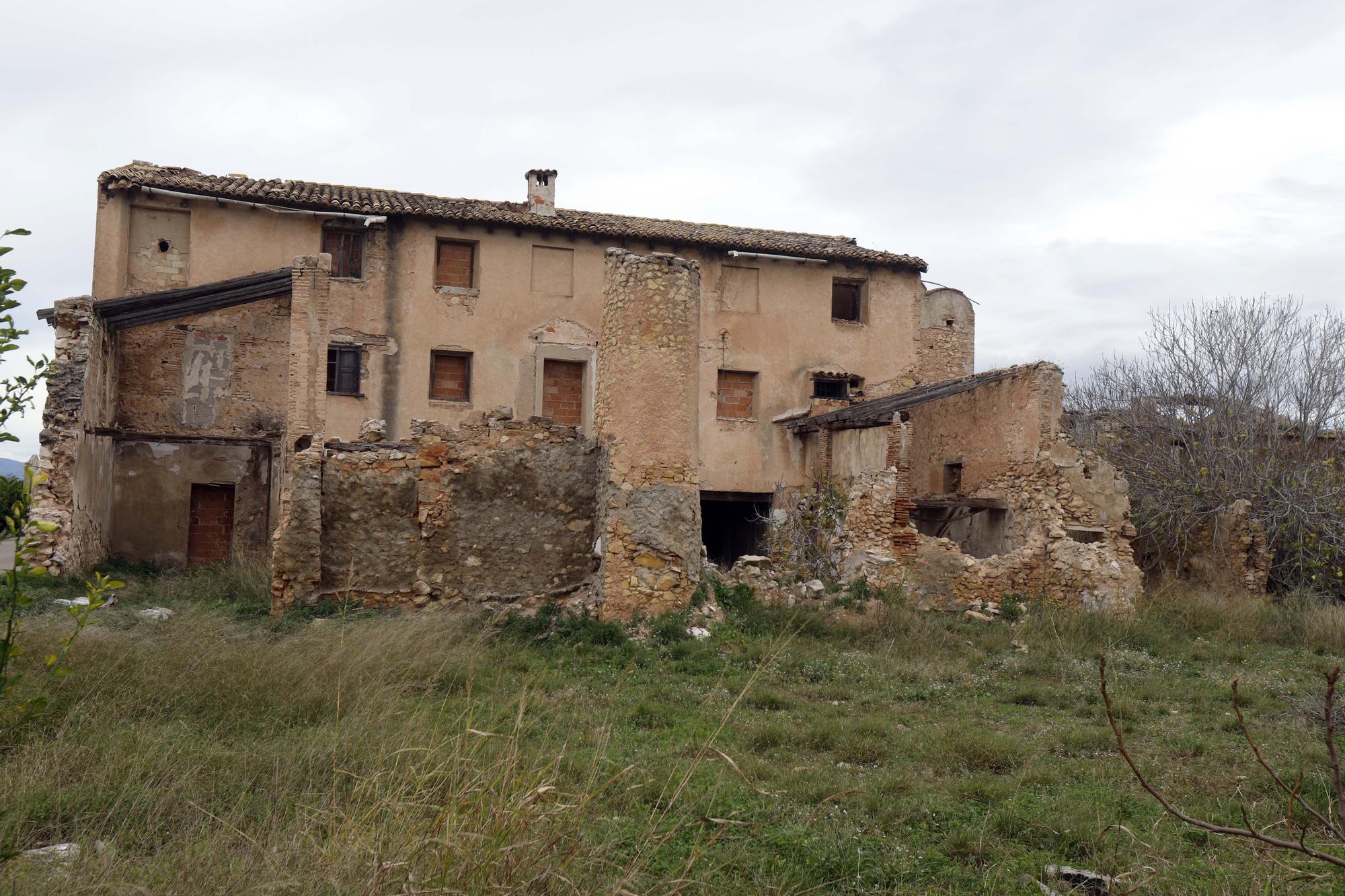 El poblado abandonado de Berfull, una cita con el pasado