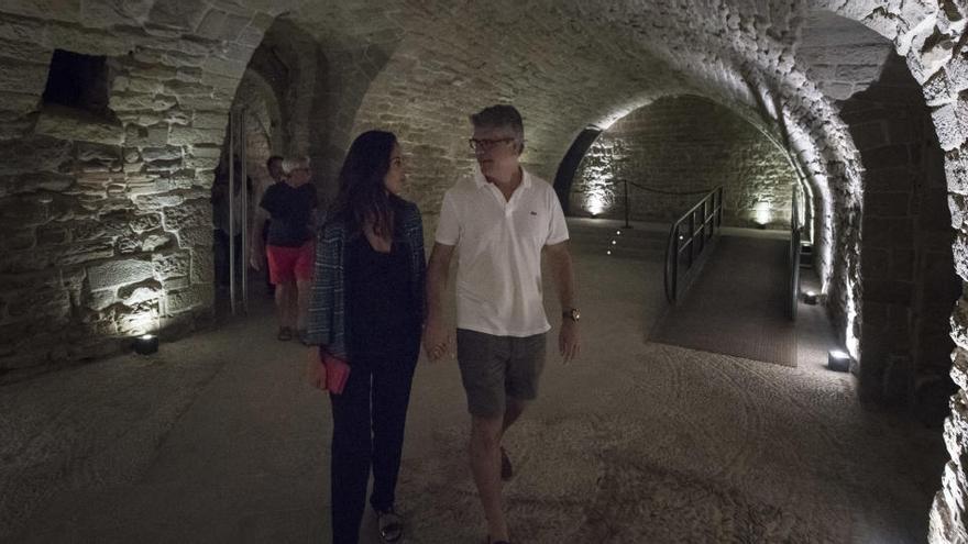 Moment d&#039;una visita guiada al Monestir del Món Sant Benet