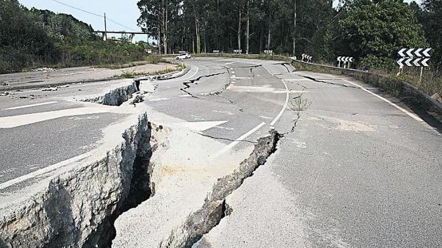 El tramo de la N-632 deteriorado por problemas de estabilidad del terreno en el Alto del Praviano.