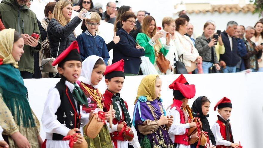 Santa Eulària en su domingo de Anar a Maig, en imágenes