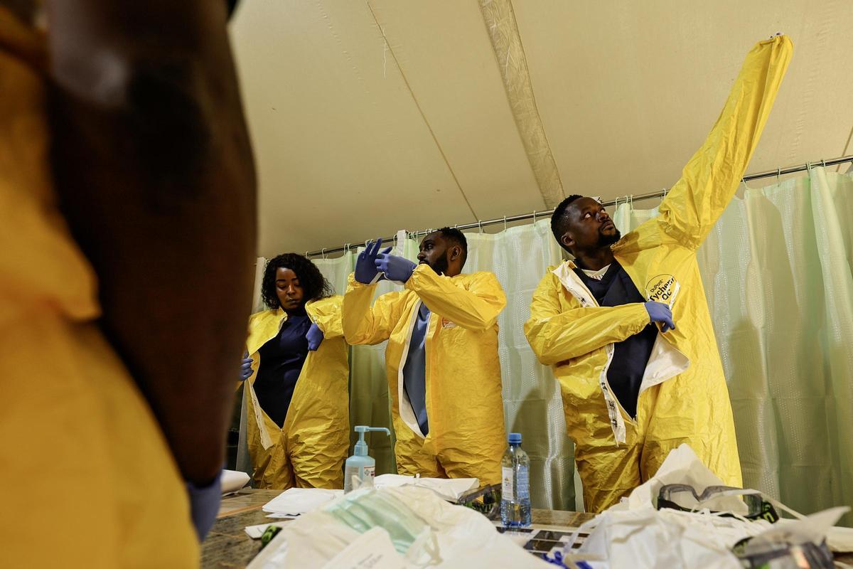 Médicos Sin Fronteras entrena a sus equipos en Nairobi ante el riesgo de ébola en la República Democrática del Congo Médicos Sin Fronteras entrena a sus equipos en Nairobi ante el riesgo de ébola en la República Democrática del Congo