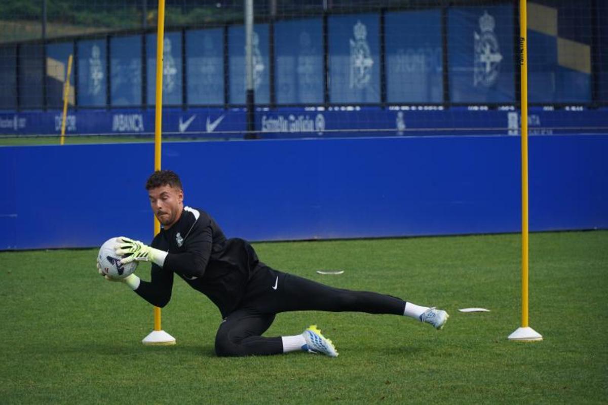El Deportivo regresa al trabajo en Abegondo: primeras imágenes sobre el césped con los nuevos fichajes