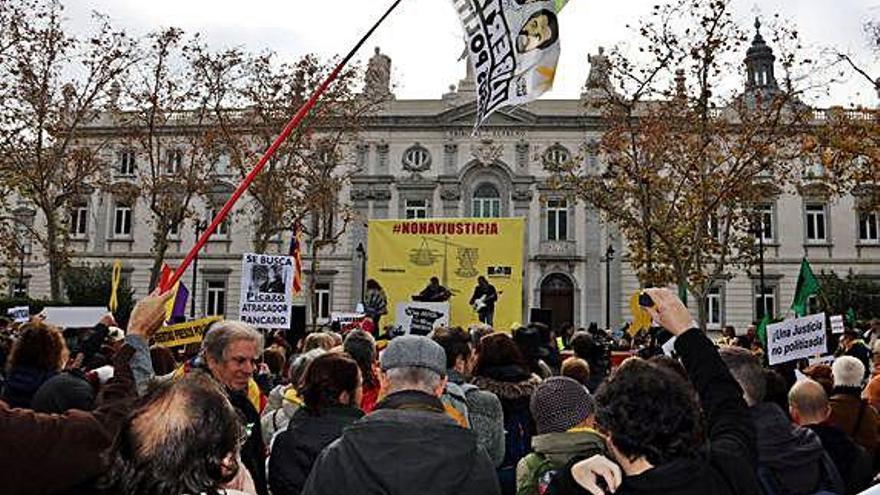 Manifestació a Madrid davant del Suprem per reclamar un «judici just».