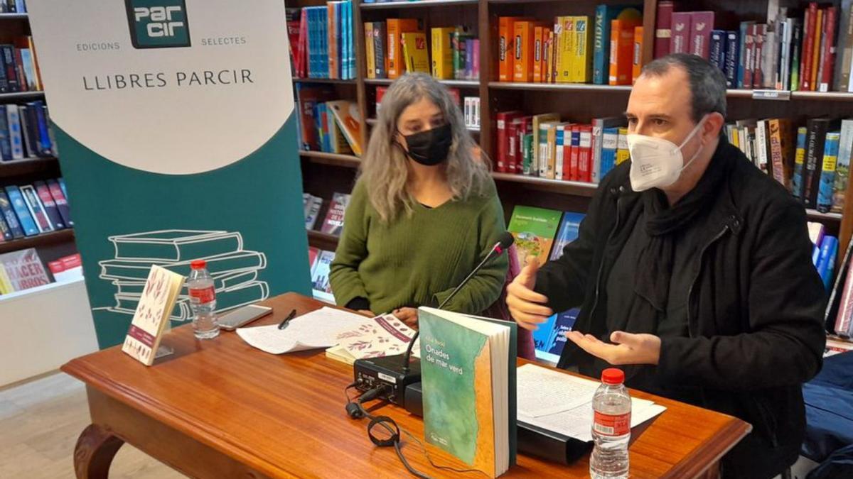 Presentació del poemari «La tardor a les butxaques» d’Alba Badal a la llibreria Parcir de Manresa | ARXIU PARTICULAR