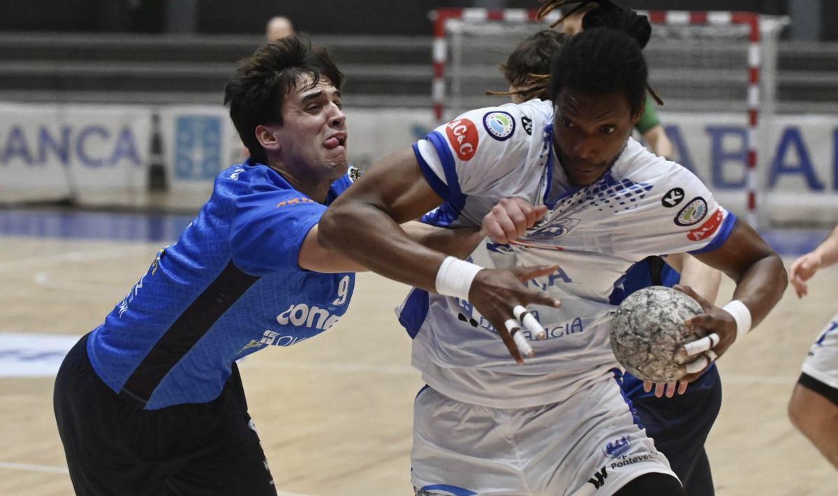 Bruno Landim, el lateral derecho del Cisne, fue uno de los jugadores más destacados ante el Oviedo.