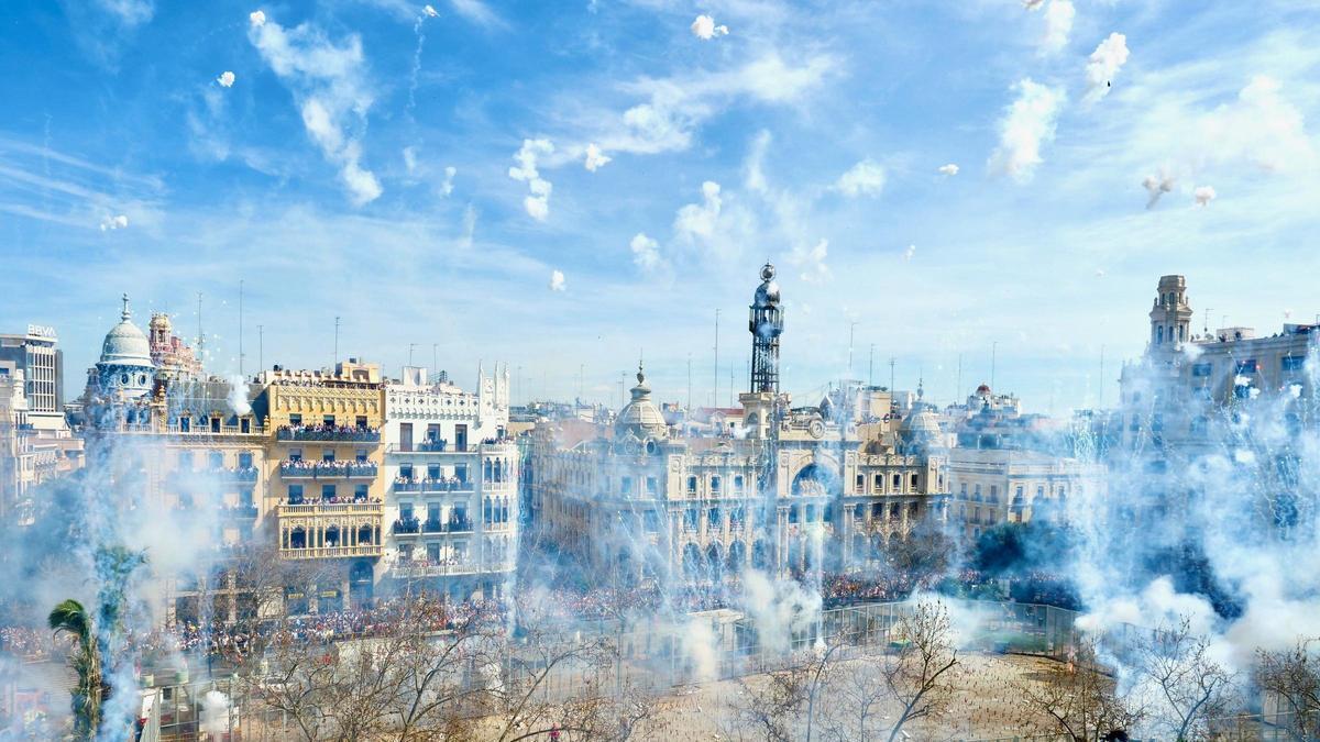 Valencia da el pistoletazo de salida a las Fallas 2026 con la primera mascletà