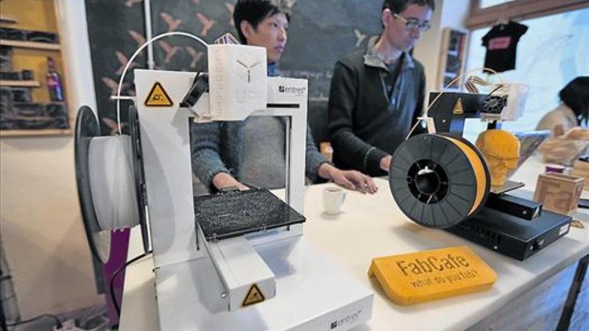 Pionero en Europa 8 Fab Cafe permite degustar café e imprimir en 3D.