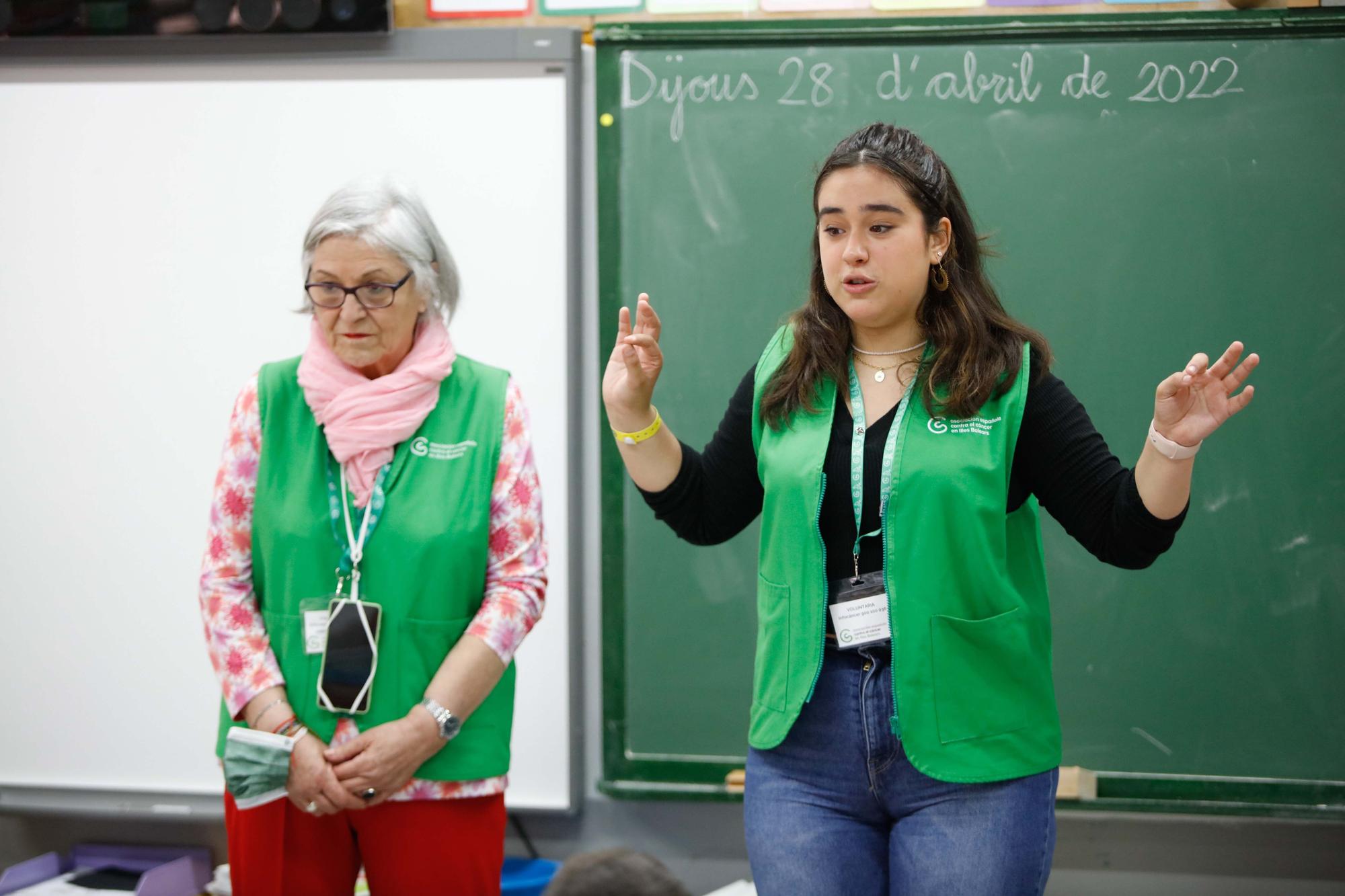 'Ciencia para todos' de la AECC en centros educativos de Ibiza