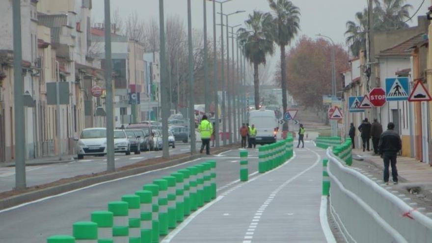 La calle Eduardo Dato ya está abierta a la circulación tras estar dos meses en obra