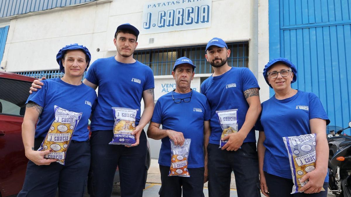 Vídeo: Lucía explica las claves del producto. Foto: Cinco de los 11 empleados de la empresa