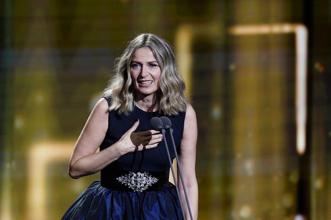 La productora Emma Lustres recoge la Medalla de Oro durante la gala de la 31 edición de los Premios José María Forqué, en el Palacio Municipal de IFEMA, a 13 de diciembre de 2025, en Madrid (España). Los Premios Cinematográficos José María Forqué, conocidos como ‘Premios Forqué’, fueron creados en 1996 por la Entidad de Gestión de Derechos de los Productores Audiovisuales (Egeda) para honrar la memoria de José María Forqué, figura en la cinematografía española y primer presidente de Egeda. EGEDA creó el premio con el objetivo de difundir la importancia de la industria audiovisual española e impulsar la figura del productor cinematográfico. 13 DICIEMBRE 2025 A. Pérez Meca / Europa Press 13/12/2025. Fernando Bovaira;;A. Pérez Meca;