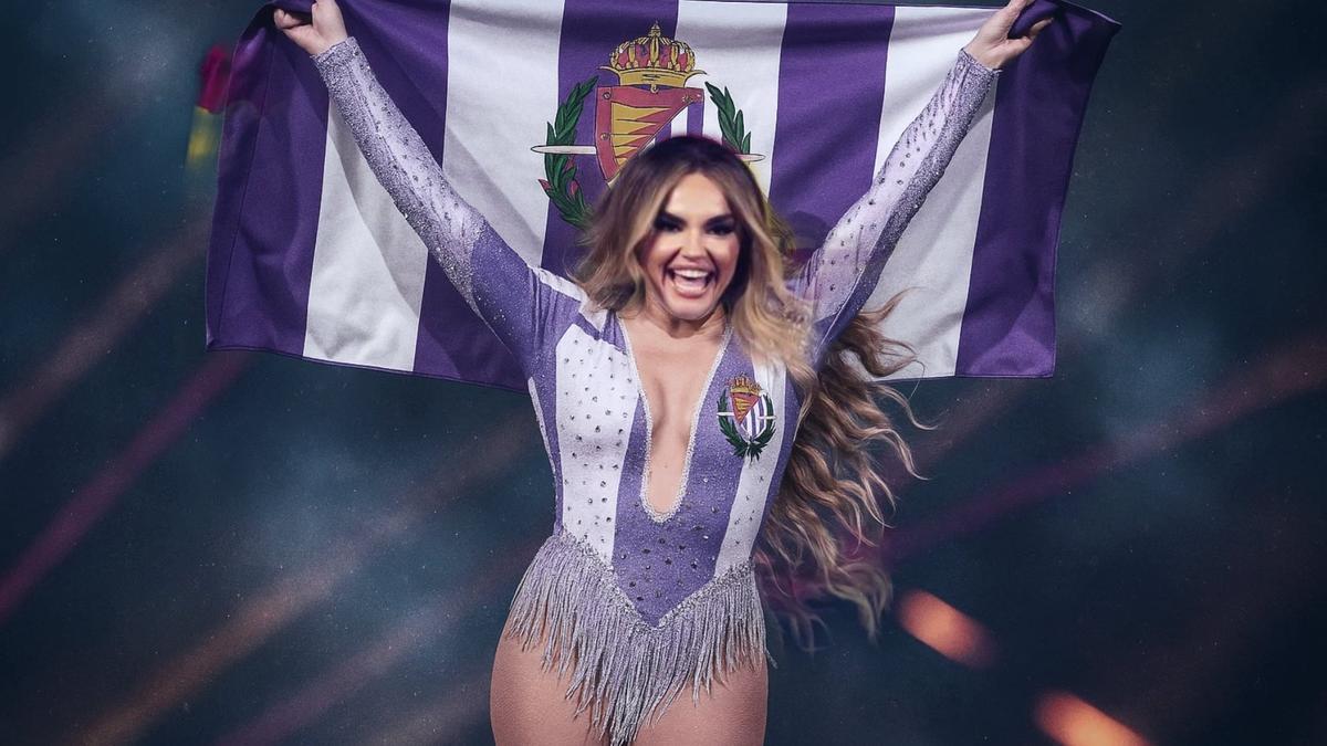 Un meme de Melody con la vestimenta del Valladolid