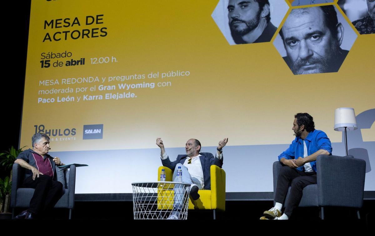 El gran Wyoming, Karra Elejalde y Paco León, durante el debate de la mañana, también en el edificio Miller, en la primera Mesa de Actores. | | LP/DLP