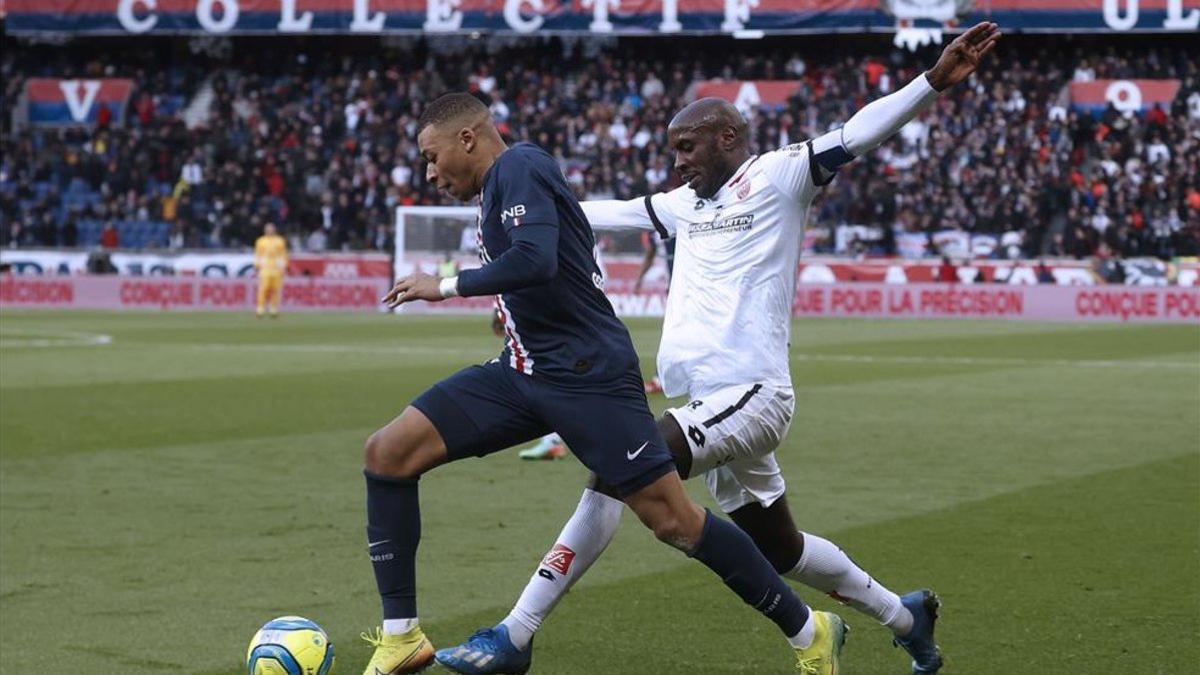 La Ligue1 podría finalizar bien entrado el verano