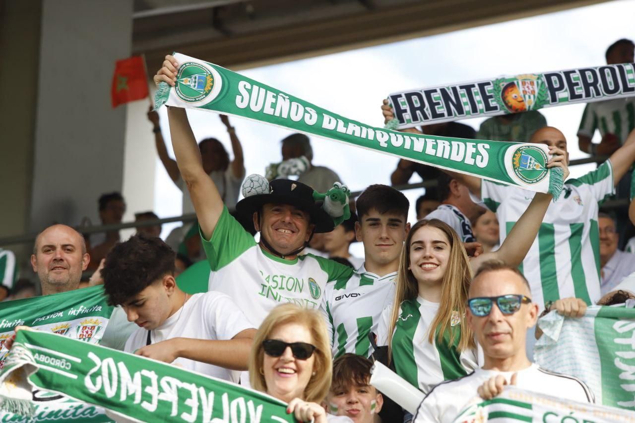 Córdoba CF-Ponferradina | Las imágenes de la afición blanquiverde en el play off de ascenso