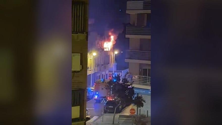 Un incendio calcina una habitación en una vivienda de Llíria