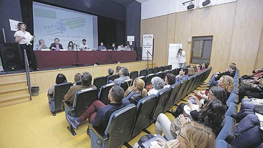 Debate sobre  el &#039;consumo entre menores&#039;