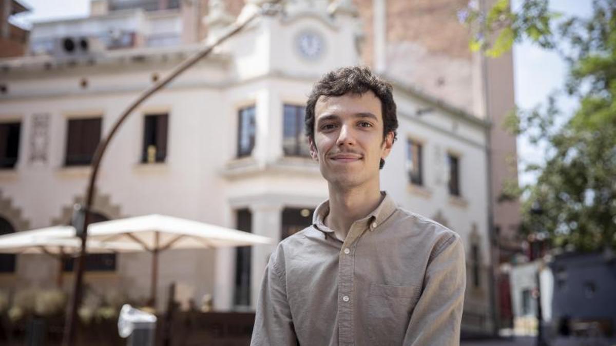 Gerard Lara, el joven 'guardián' tuitero del patrimonio de L'Hospitalet.