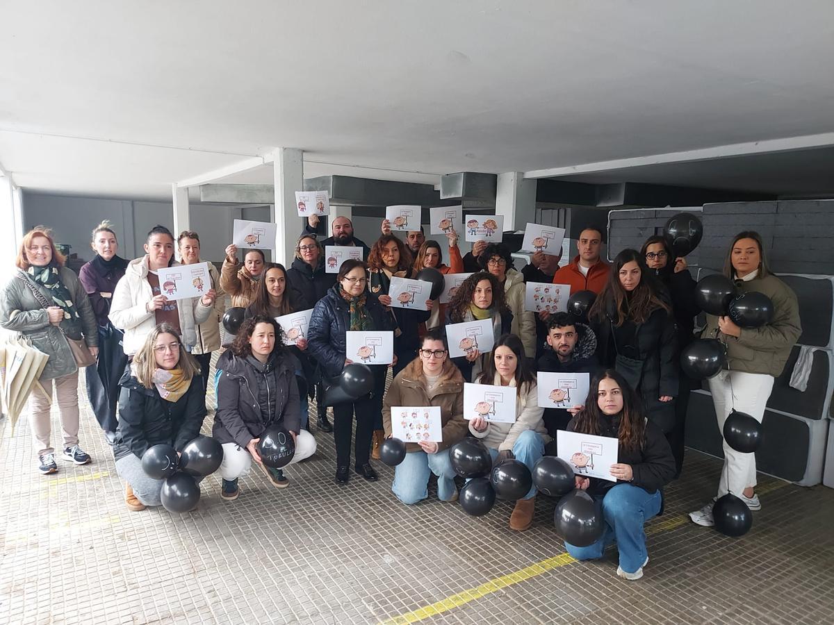 La concentración de las familias en apoyo a la plantilla.