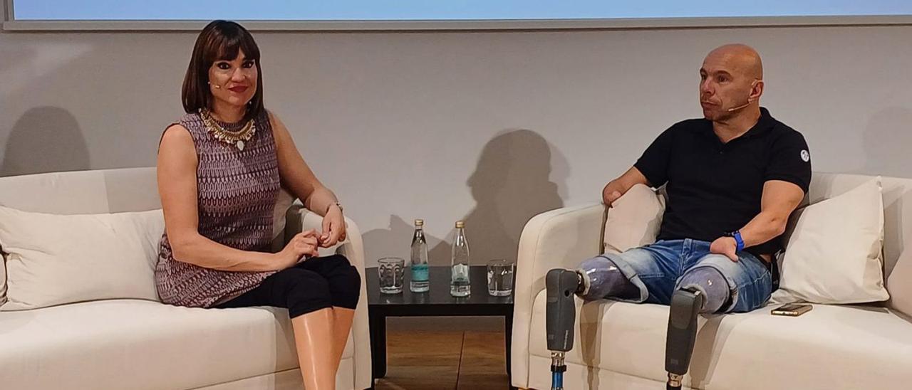 Irene Villa compartió una charla junto al deportista mallorquín Xavi Torres. | J.F.M.