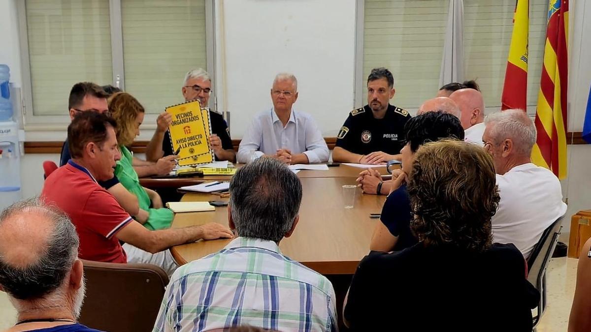 Alicante se inspira en Elche para mejorar la seguridad en las partidas con patrullas vecinales