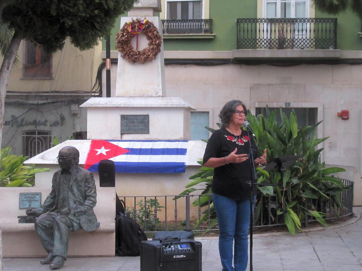 La directora del Centro de Estudios Martianos durante su intervención.