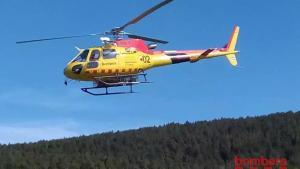 Rescatado en helicóptero un ciclista que ha caído al vacío 10 metros en Alp