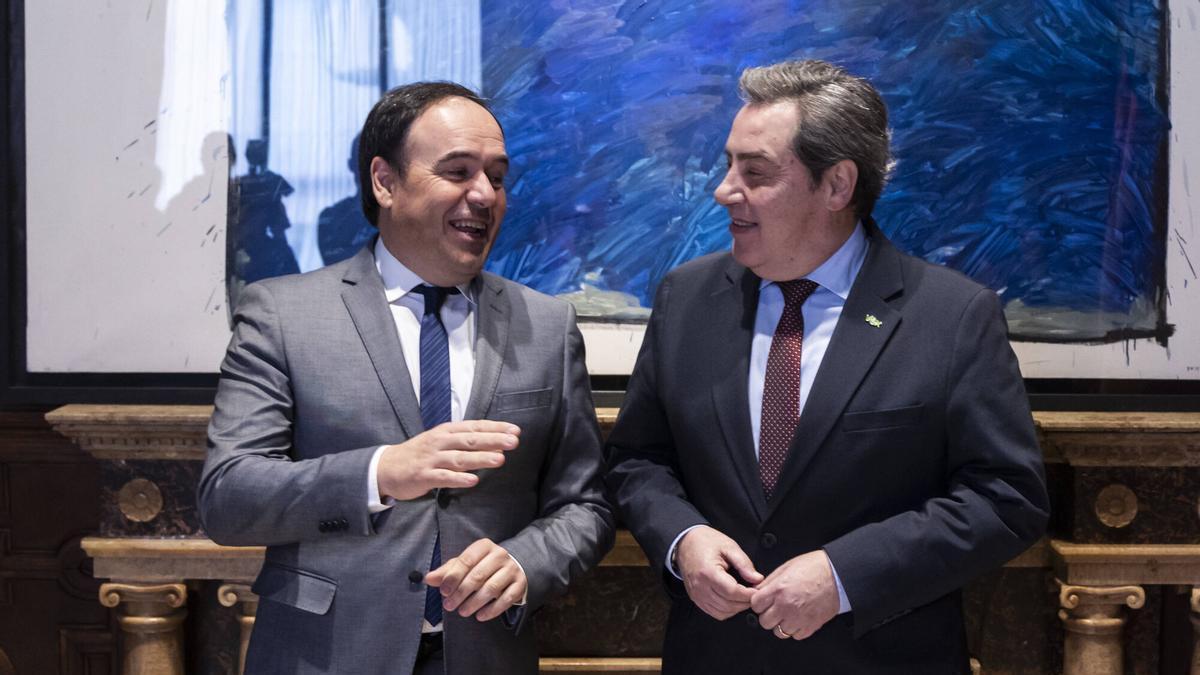 Entre el padrón y la nación: PP y Vox acercan posturas sobre la  prioridad nacional  en la Comunidad Valenciana