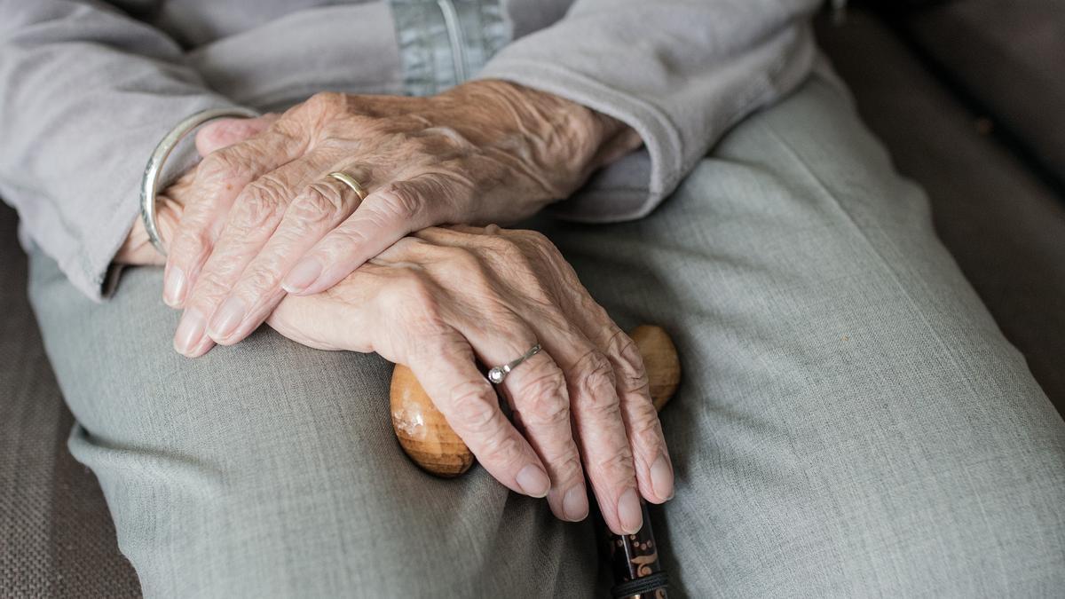 La rehabilitación neuropsicológica al paciente ayuda a aumentar la capacidad funcional, mejorar la calidad de vida y conseguir la máxima adaptación posible al entorno.