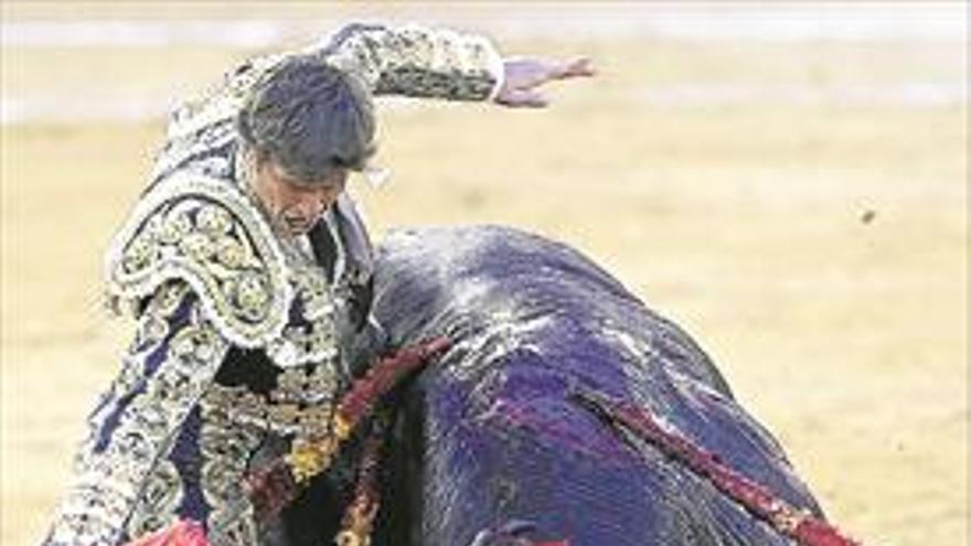 Los toros en mayo penden de que se cambie la seguridad de la plaza de Cáceres