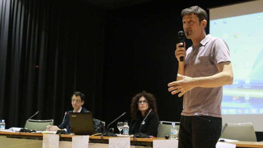 Los ponentes de las jornadas, durante su participación en el salón de actos del Campus Viriato.