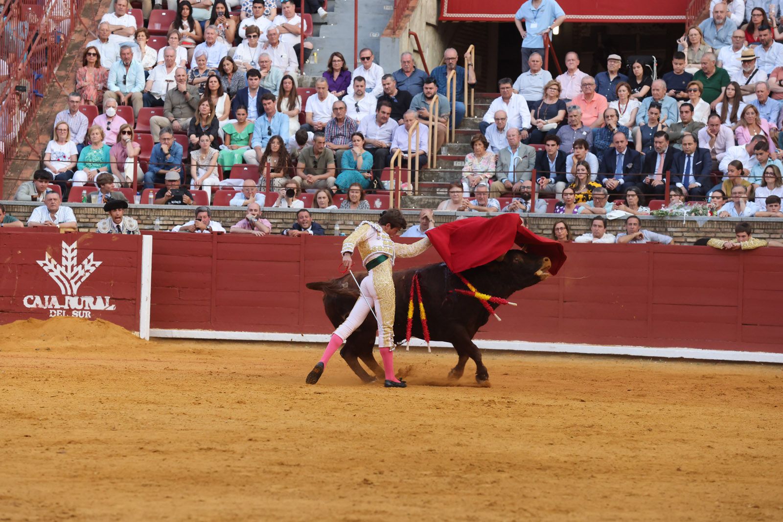 Javier Zulueta y Manuel Quintana abren la puerta de Los Califas