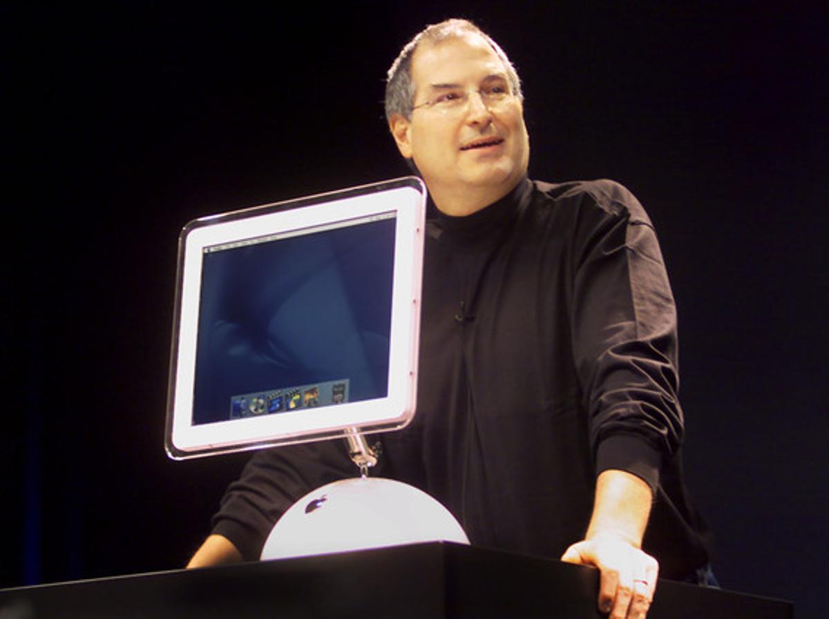 Steve Jobs, amb l’iMac del 2002, la primera portada d’un ordinador a ’Time’.