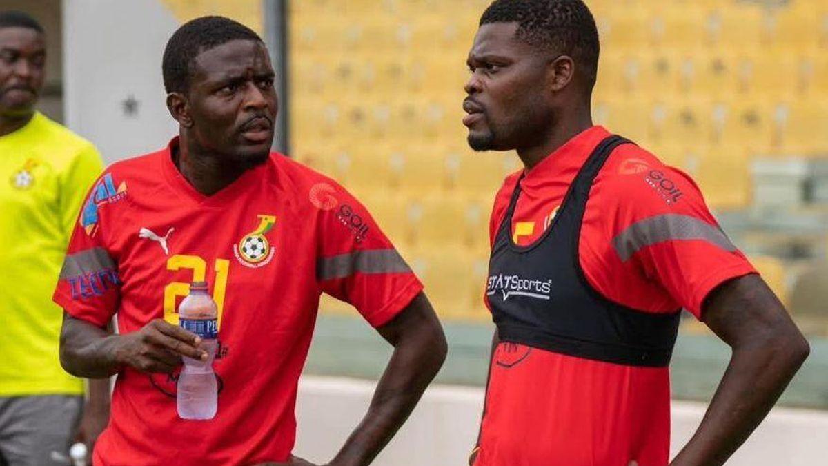 Thomas Partey (d), jugador del Villarreal, este martes en Ghana.