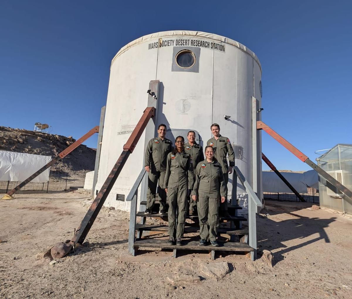 Tripulación comandada por la astronauta análoga Mariló Torres.