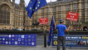 Protesta contra el ’brexit’ ante el Parlamento en Londres.