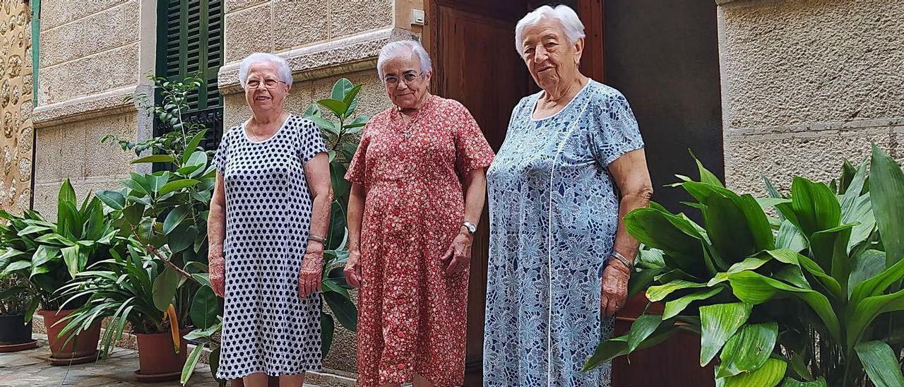 Sor Catalina Llabrés, sor Catalina Nicolau y sor Catalina Sansó.