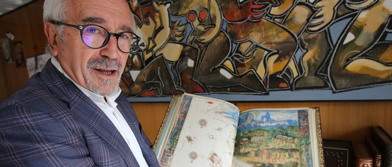 Manuel Moleiro, con una de sus "joyas" en Barcelona