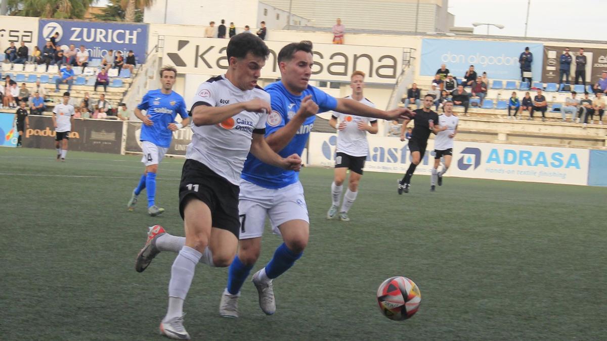 El Ontinyent 1931 ante el CD Burriana, en el partido de la pasada jornada.