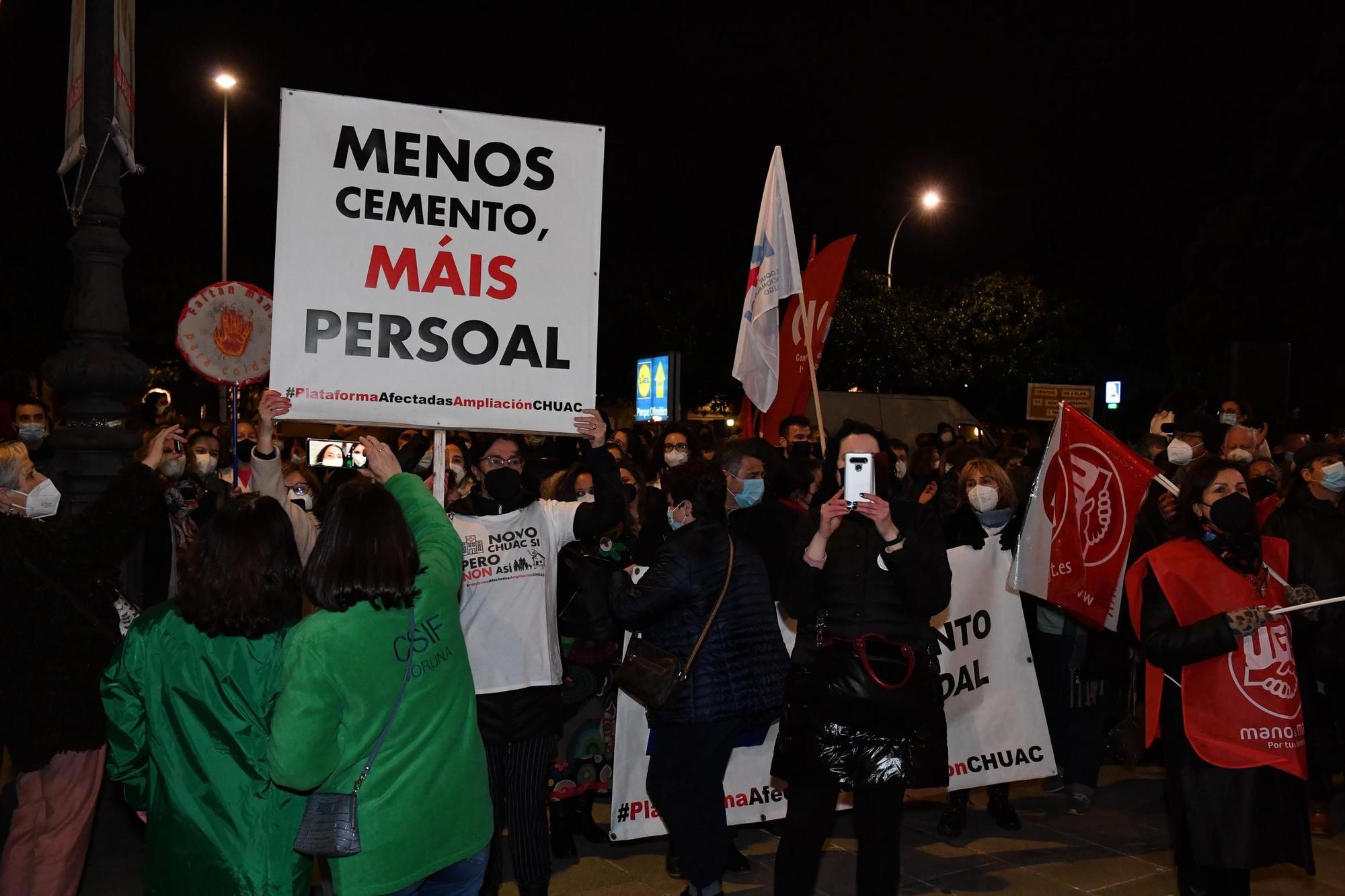 Manifestación de trabajadores del Hospital de A Coruña: "Sen persoal non hai sanidade"