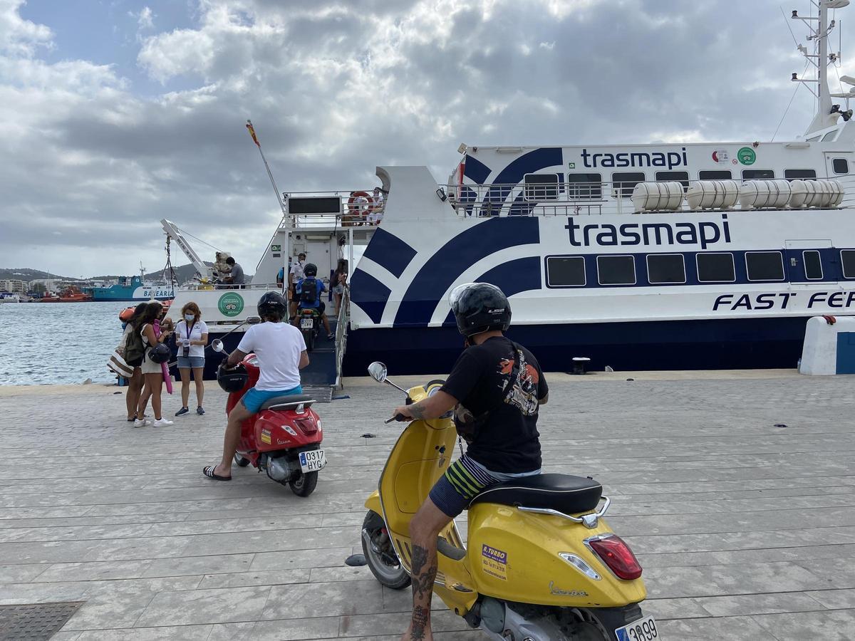Embarque en un ferry de Trasmapi