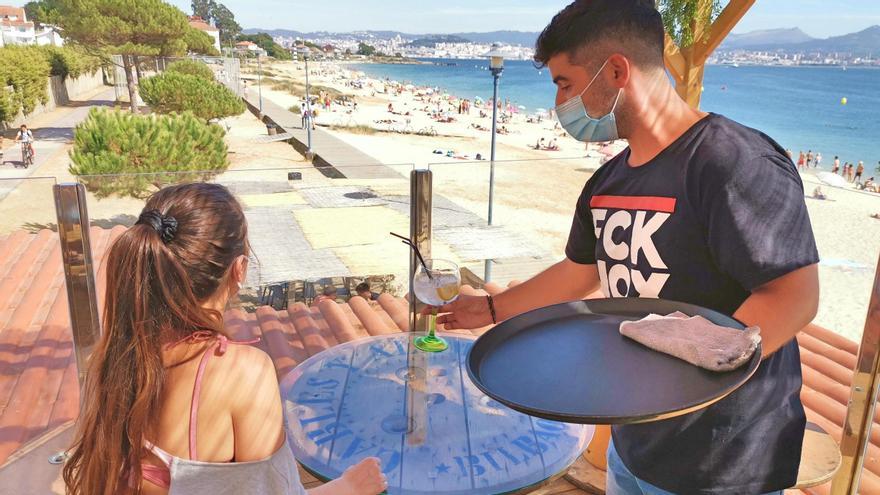 Cangas tendrá 24 chiringuitos de playa este verano y permite abrirlos en Semana Santa