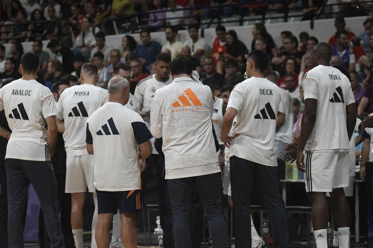 Todas las imágenes del Real Madrid - Barcelona en la Supercopa de Murcia