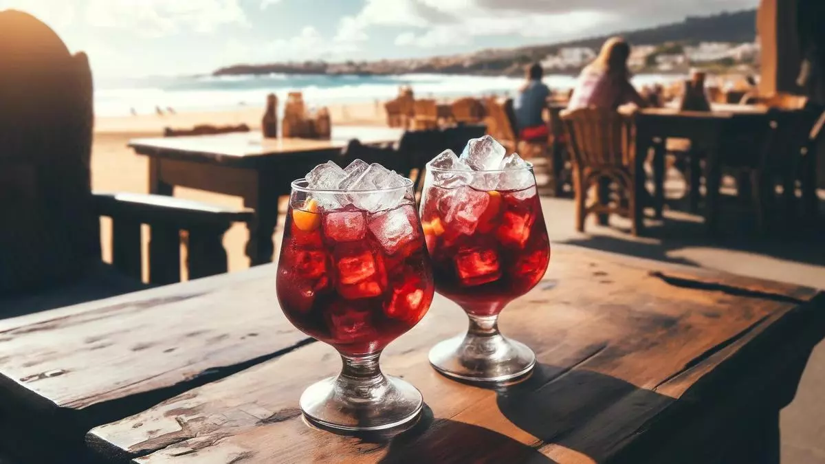 "25 euros por dos vasos de sangría que eran todo hielo": ¿Precios locos en un bar de Gran Canaria?