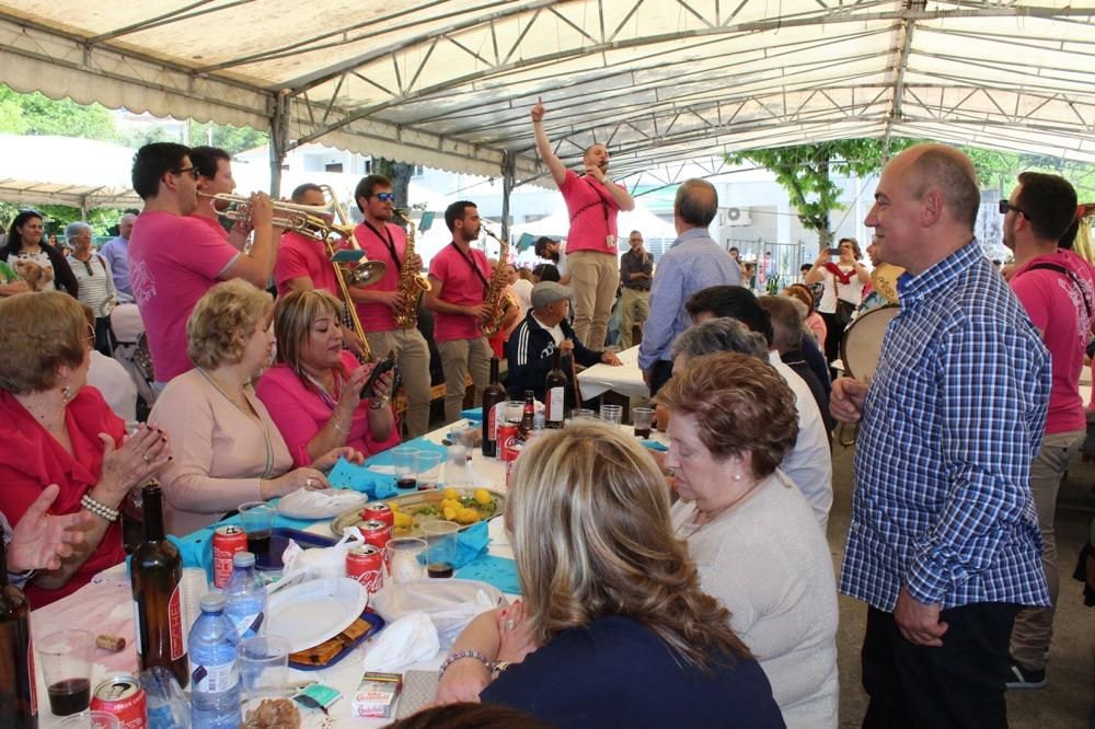 La XVIII edición de la fiesta gastronómica coincide con la celebración del Concurso-Exposición de Espantallos na Ruta do Río Barbeira.