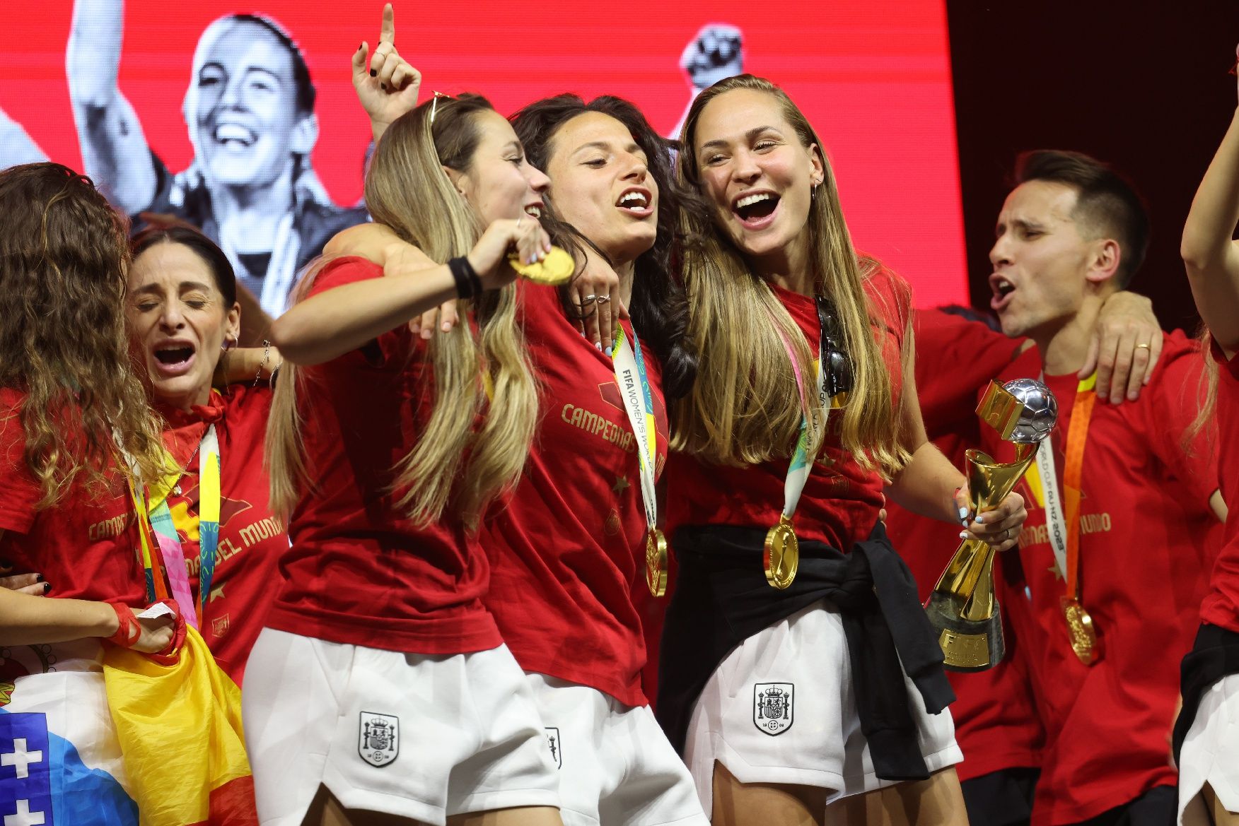 Així va celebrar la selecció femenina espanyola de futbol la Copa del Món a Madrid