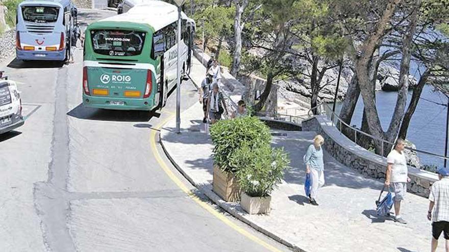 El paseo que lleva al dispensario y circunda el núcleo se verá transformado en una zona peatonal o al menos semipeatonal.