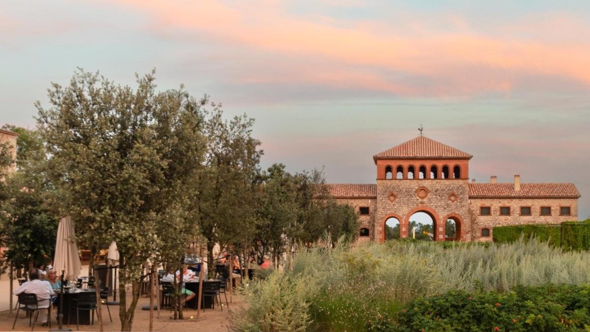 En Celler Perelada, el eclipse se podrá ver entre jardines y viñedos.
