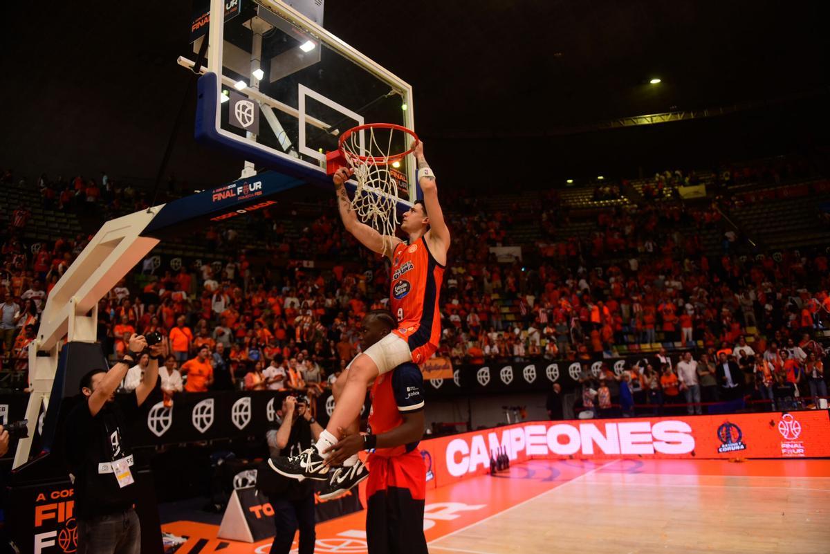 Fiesta del ascenso del Leyma Coruña a Liga ACB