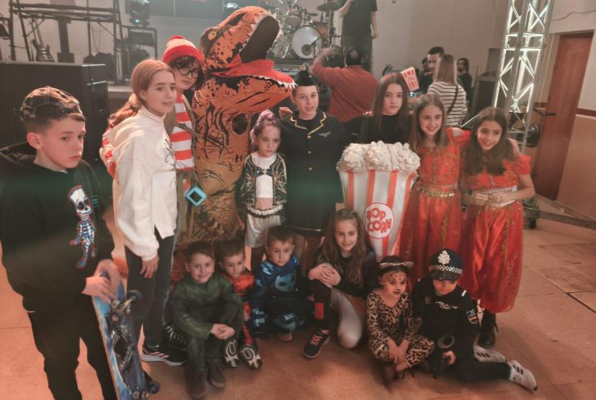 Los niños participaron en el concurso de disfraces.